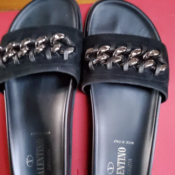 Valentino Garavani Chain slides!!EUC!! - Picture 5 of 5